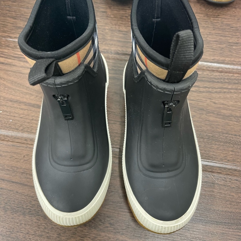 Rain boots for girl